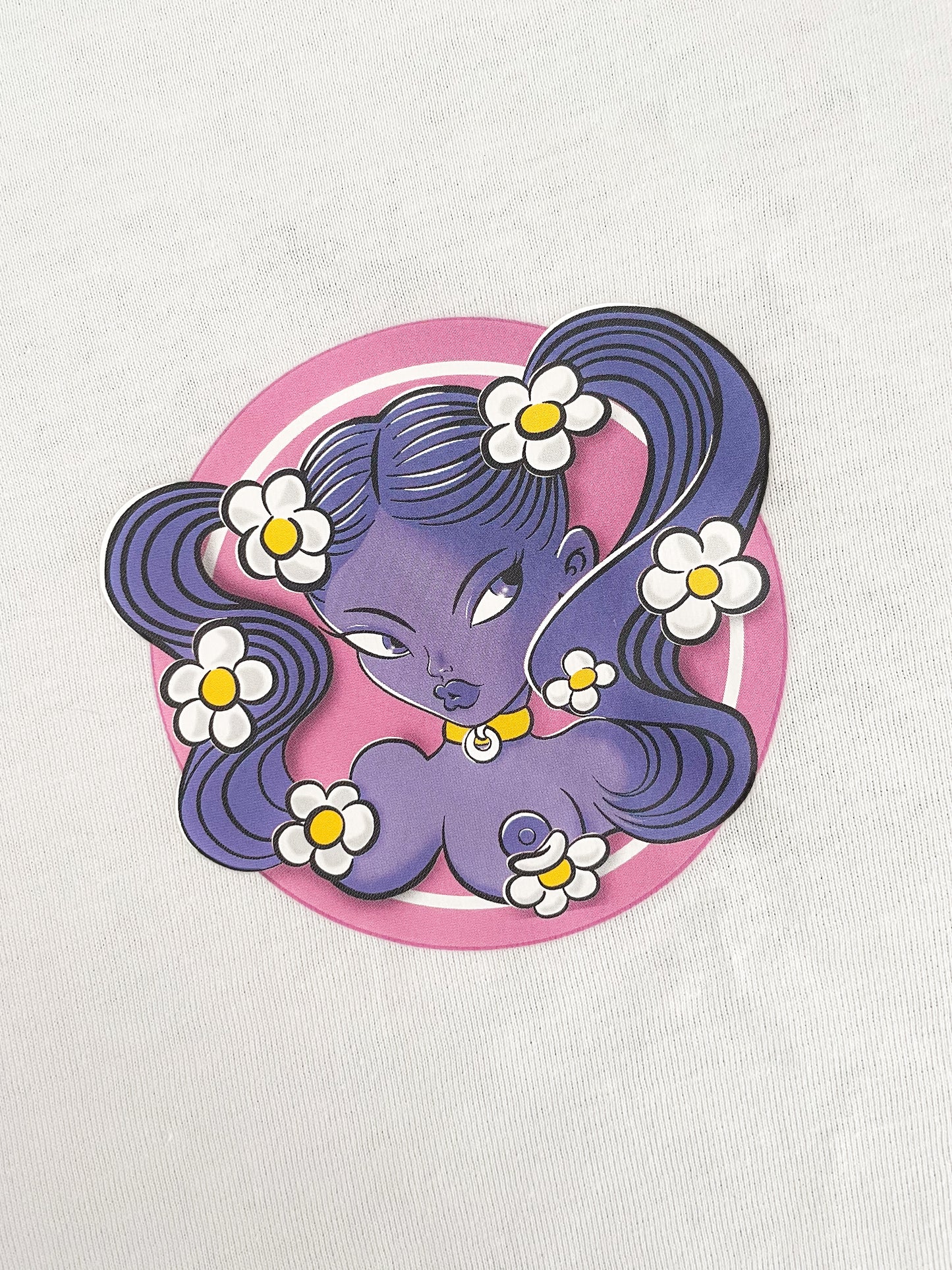 WHITE DAISY TEE